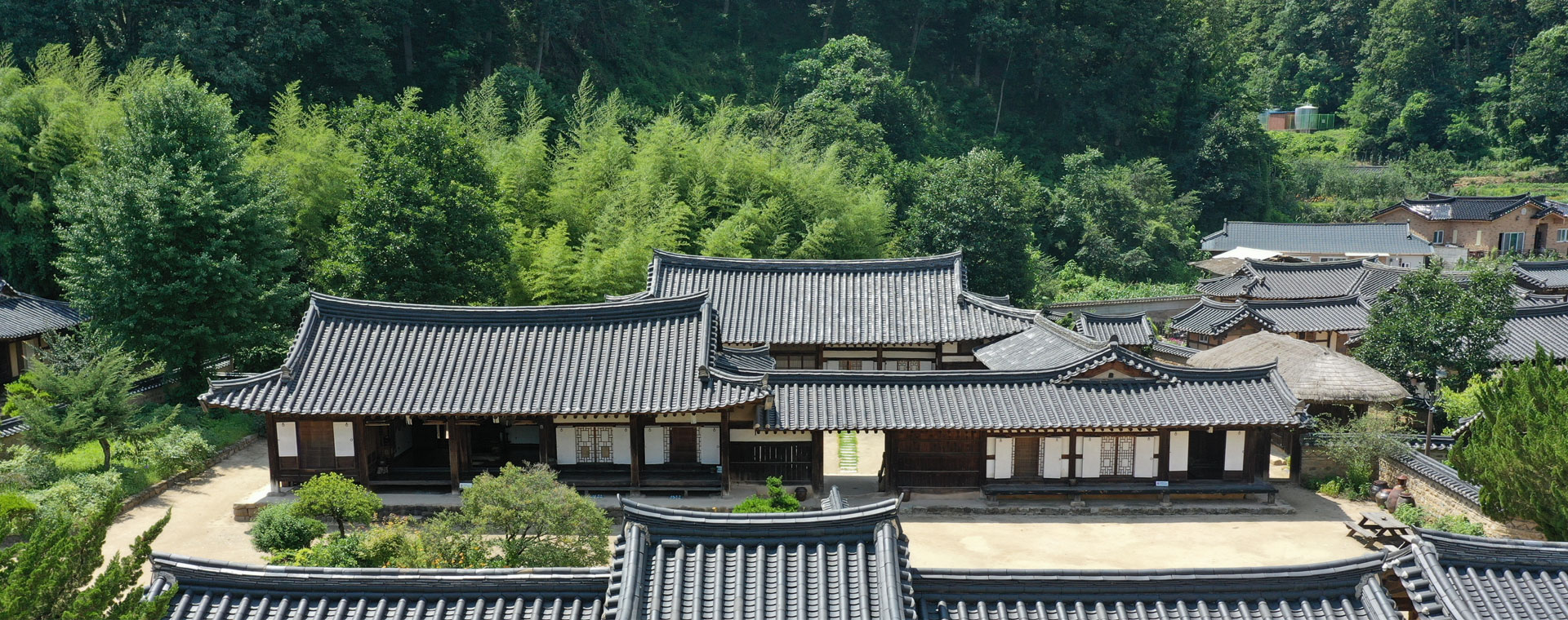 메인 슬라이드 1